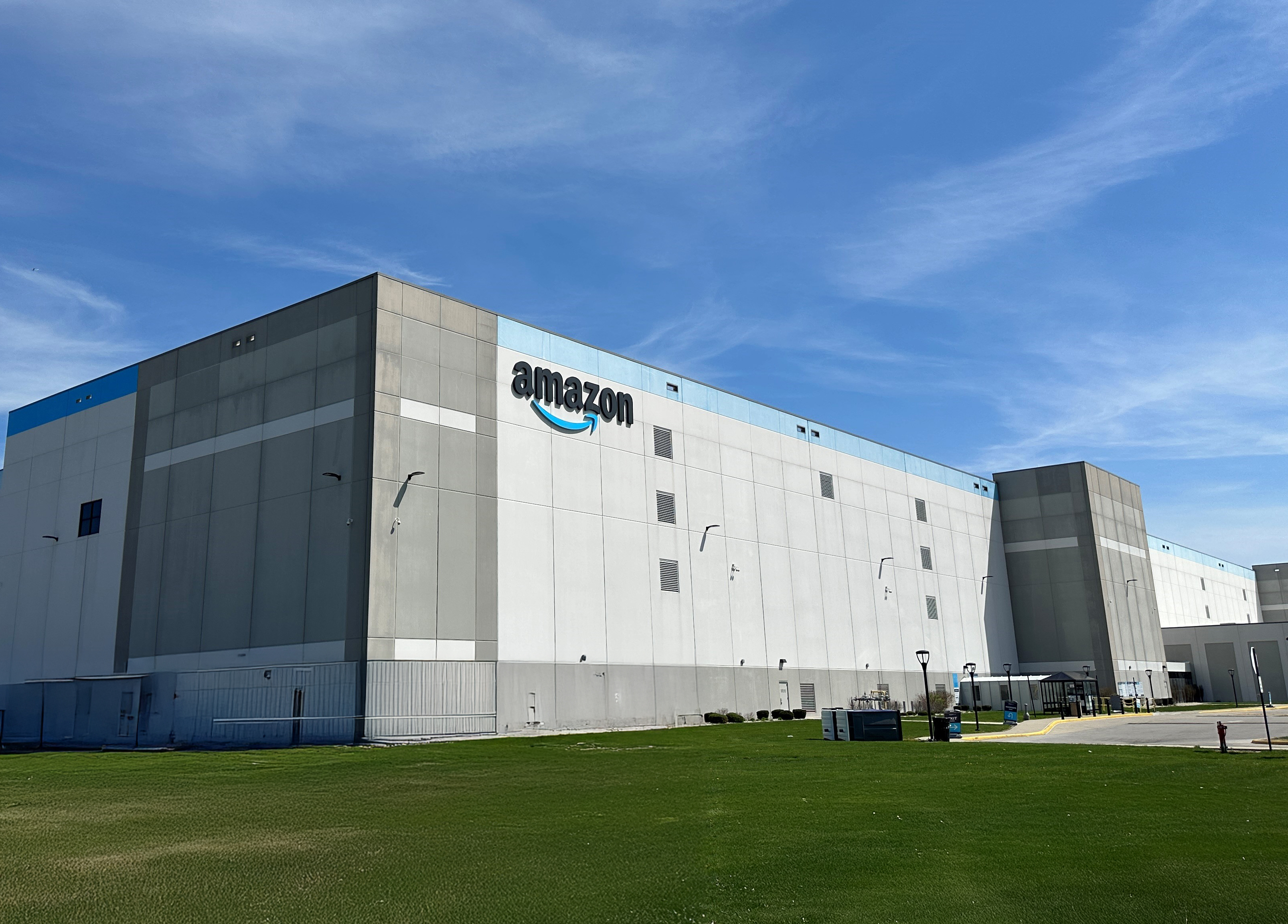 Image for the Point of Interest Amazon Fullfillment Center (PCW1)
